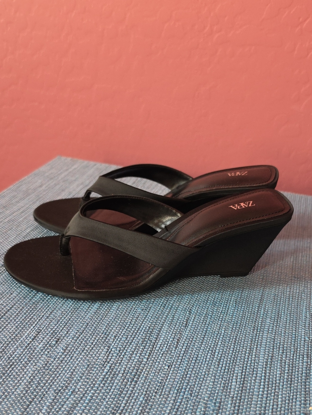 Zara Black Wedge Thong Sandals with Cross Strap